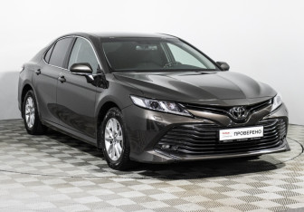 Подержанный автомобиль Toyota Camry Sedan 2018 года (3 фото)