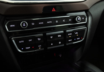 Подержанный автомобиль GAC GS8 2023 года (20 фото)