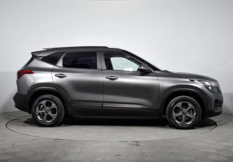 Подержанный автомобиль Kia Seltos 2022 года (4 фото)