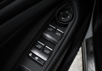 Подержанный автомобиль Ford Kuga 2016 года (10 фото)