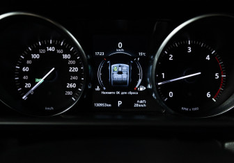 Подержанный автомобиль Land Rover Range Rover Sport 2016 года (12 фото)