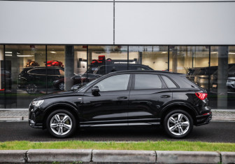 Подержанный автомобиль Audi Q3 2019 года (9 фото)