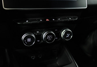 Подержанный автомобиль Renault Arkana 2019 года (16 фото)