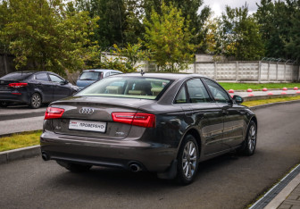 Подержанный автомобиль Audi A6 Sedan 2012 года (6 фото)