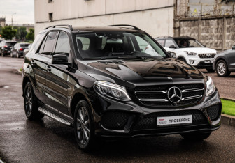 Подержанный автомобиль Mercedes-Benz GLE 2017 года (5 фото)