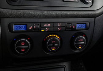 Подержанный автомобиль Volkswagen Golf Plus 2008 года (11 фото)