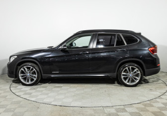 Подержанный автомобиль BMW X1 2013 года (8 фото)