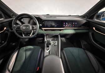 Подержанный автомобиль Geely Monjaro 2023 года (13 фото)