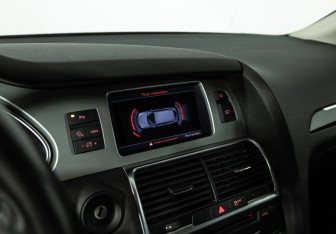 Подержанный автомобиль Audi Q7 2012 года (16 фото)
