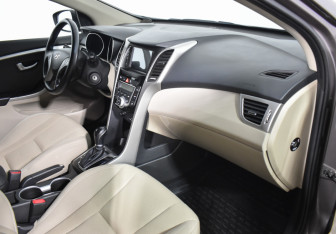 Подержанный автомобиль Hyundai i30 Hatchback 2014 года (12 фото)