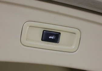 Подержанный автомобиль Infiniti FX 2012 года (38 фото)