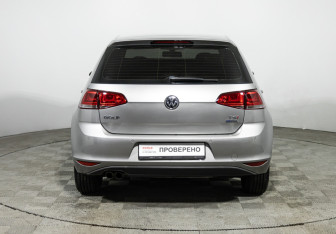 Подержанный автомобиль Volkswagen Golf Hatchback 2014 года (6 фото)