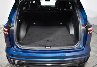 Подержанный автомобиль Geely Monjaro 2023 года (19 фото)