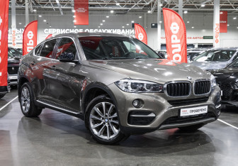 Подержанный автомобиль BMW X6 2019 года (6 фото)