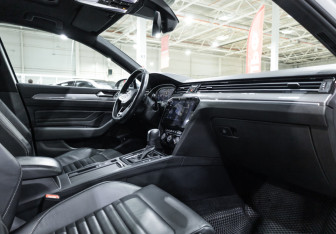 Подержанный автомобиль Volkswagen Passat Wagon 2019 года (25 фото)