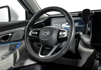 Подержанный автомобиль GAC GS8 2023 года (16 фото)