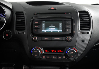 Подержанный автомобиль Kia Cerato Sedan 2019 года (16 фото)