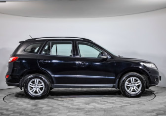 Подержанный автомобиль Hyundai Santa Fe 2011 года (4 фото)