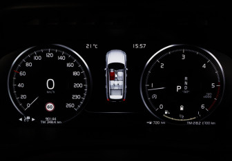 Подержанный автомобиль Volvo XC90 2021 года (37 фото)