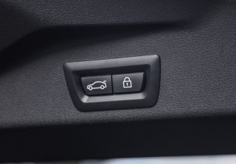 Подержанный автомобиль BMW X5 2021 года (37 фото)