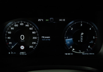 Подержанный автомобиль Volvo V60 2018 года (12 фото)