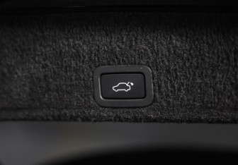 Подержанный автомобиль Volvo XC60 2012 года (27 фото)
