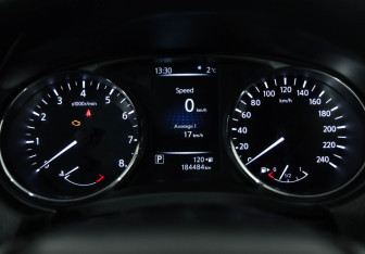 Подержанный автомобиль Nissan X-Trail 2016 года (12 фото)