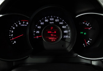 Подержанный автомобиль Kia Picanto 2015 года (12 фото)