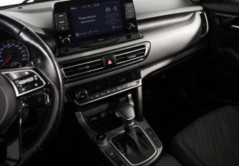 Подержанный автомобиль Kia Seltos 2021 года (19 фото)