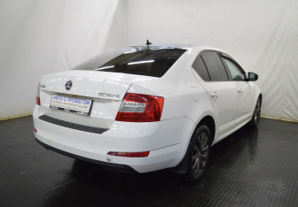 Подержанный автомобиль Skoda Octavia Liftback 2014 года (5 фото)
