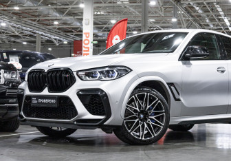 Подержанный автомобиль BMW X6 M 2020 года (2 фото)