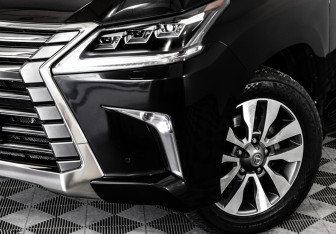 Подержанный автомобиль Lexus LX 2019 года (2 фото)