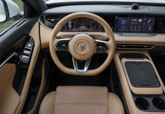 Подержанный автомобиль Voyah Free 2023 года (14 фото)