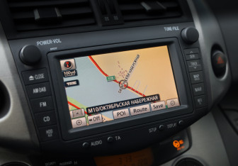 Подержанный автомобиль Toyota RAV4 2012 года (14 фото)