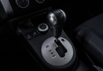 Подержанный автомобиль Nissan X-Trail 2008 года (13 фото)