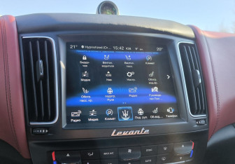 Подержанный автомобиль Maserati Levante 2018 года (33 фото)