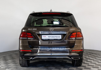 Подержанный автомобиль Mercedes-Benz GLE 2016 года (6 фото)