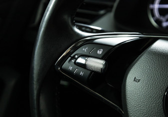 Подержанный автомобиль Skoda Rapid Liftback 2020 года (18 фото)