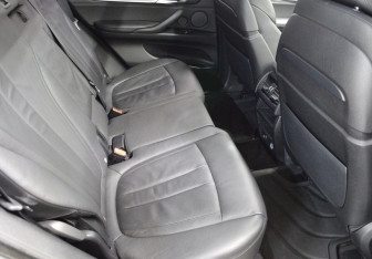 Подержанный автомобиль BMW X5 2015 года (13 фото)