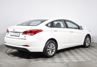 Подержанный автомобиль Hyundai i40 Sedan 2015 года (5 фото)
