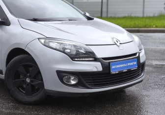 Подержанный автомобиль Renault Megane Hatchback 2013 года (8 фото)