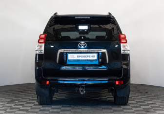 Подержанный автомобиль Toyota Land Cruiser Prado 2012 года (6 фото)