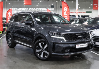 Подержанный автомобиль Kia Sorento 2022 года (5 фото)
