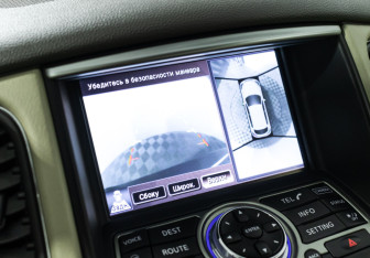 Подержанный автомобиль Infiniti QX50 2013 года (18 фото)