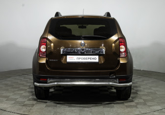 Подержанный автомобиль Renault Duster 2012 года (6 фото)