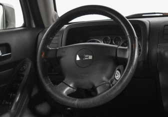 Подержанный автомобиль Hummer H3 Suv 2008 года (14 фото)