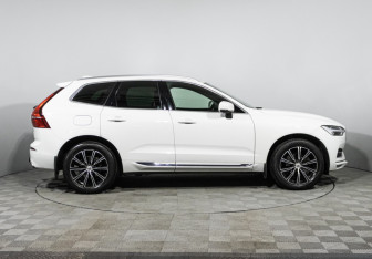 Подержанный автомобиль Volvo XC60 2020 года (4 фото)