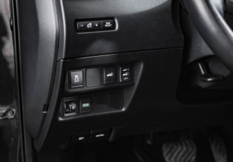 Подержанный автомобиль Nissan X-Trail 2017 года (18 фото)