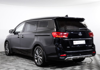 Подержанный автомобиль Kia Carnival 2018 года (7 фото)