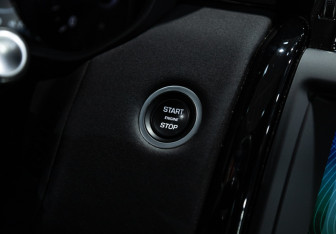 Подержанный автомобиль Land Rover Discovery 2019 года (28 фото)